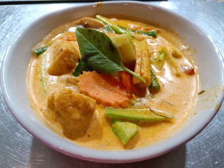 VEGAN OPTION for all curry is now available.
 Red curry
 Green curry
 Yellow cur…
