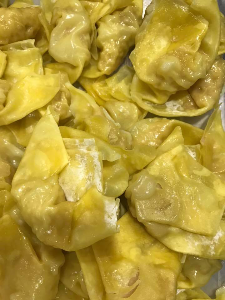 Freshly made Wontons & Curry Puff are now available~~   ขอบคุณค่ะ.