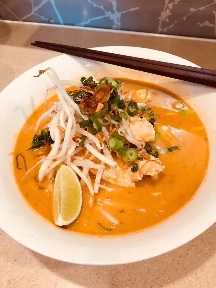 Our simple warm LUNCH SPECIAL for a nice cool day~~ $12.90
 -Laksa
 -Boat Noodle…